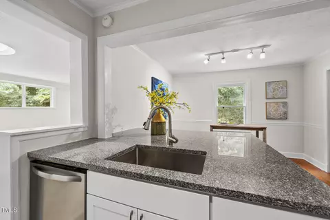 Kitchen - 7 Meadowbrook Ave, Durham, NC 27712 photo 4 of 6