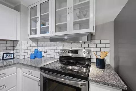 Kitchen - 7 Meadowbrook Ave, Durham, NC 27712 photo 6 of 6