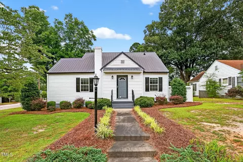 708 W Pope St, Dunn, NC 28334