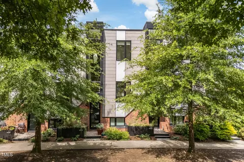 402 Chavis Way, Raleigh, NC 27601