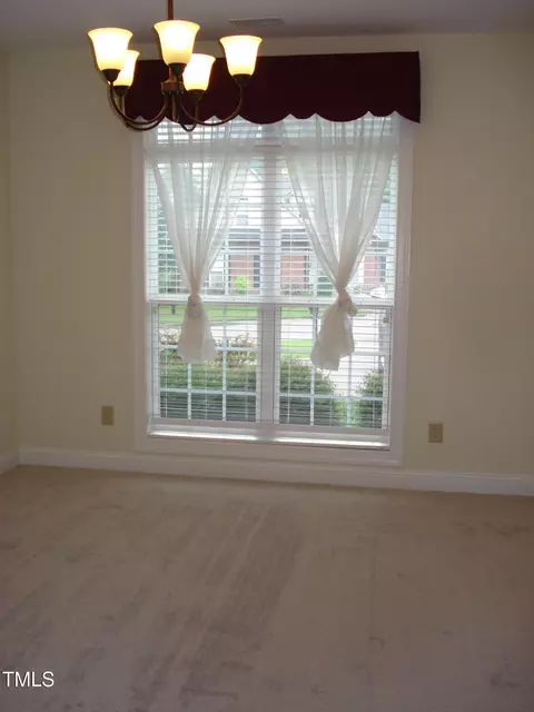 Dining - 117 Crescent Dr, Dunn, NC 28334 photo 3 of 3