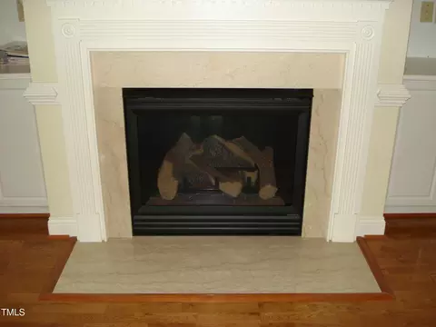 Living - 117 Crescent Dr, Dunn, NC 28334 photo 4 of 5
