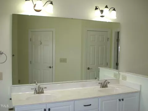Bath - 117 Crescent Dr, Dunn, NC 28334 photo 2 of 3