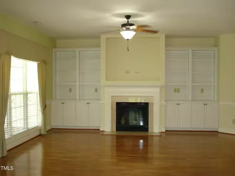 Living - 117 Crescent Dr, Dunn, NC 28334 photo 1 of 5