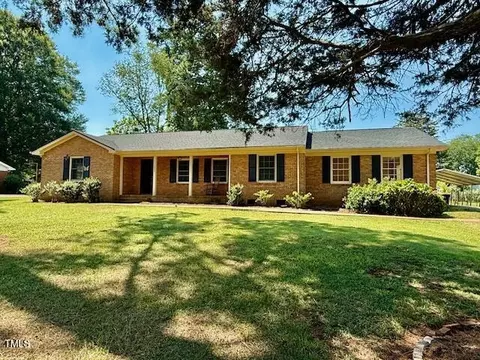 1007 Driftwood Dr, Siler City, NC 27344