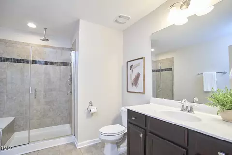 Bath - 21 Intuition Cir, Durham, NC 27705 photo 2 of 4