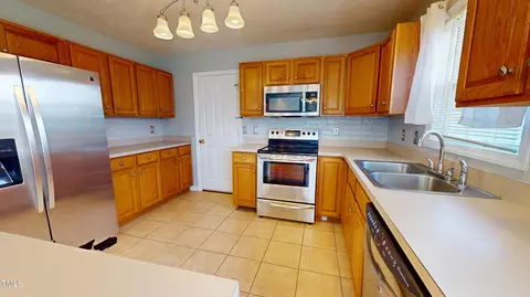 Kitchen - 14 Gloucester Ct, Cameron, NC 28326 photo 2 of 9