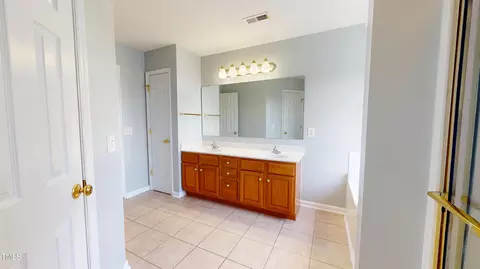 Bath - 14 Gloucester Ct, Cameron, NC 28326 photo 3 of 3