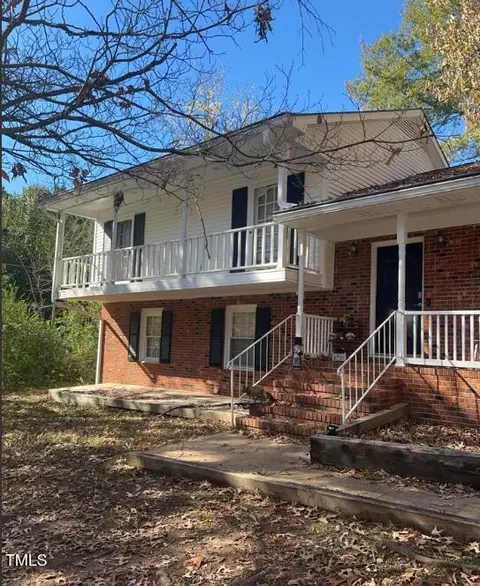 4001 Pickwick Dr, Raleigh, NC 27613