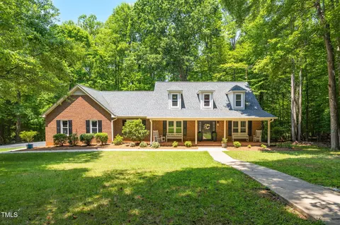 1833 Lake Country Dr, Asheboro, NC 27205