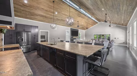 Kitchen - 4152 Boyd Wright Rd, Burlington, NC 27215 photo 4 of 5