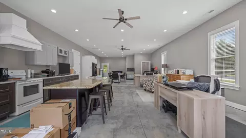 Entry Way - 4152 Boyd Wright Rd, Burlington, NC 27215 photo 5 of 6