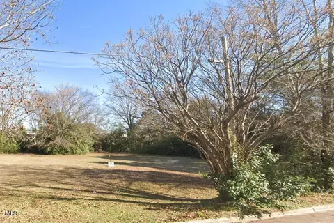 809 E Divine St, Dunn, NC 28334 photo 1