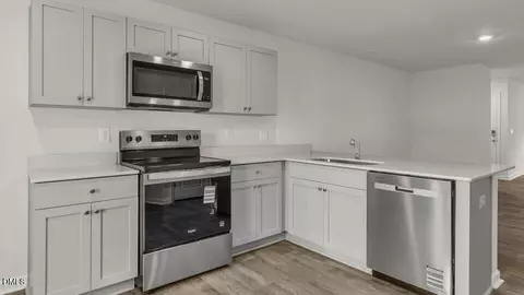 Kitchen - 200 Holmes Corner Dr, Smithfield, NC 27577 photo 4 of 5