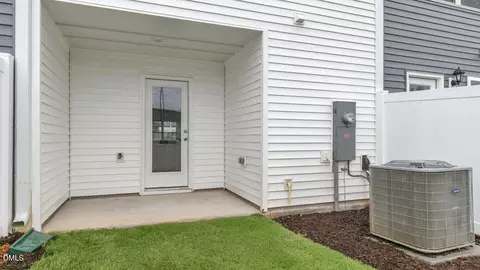 Exterior - 200 Holmes Corner Dr, Smithfield, NC 27577 photo 2 of 6