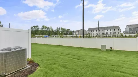 Exterior - 200 Holmes Corner Dr, Smithfield, NC 27577 photo 3 of 6