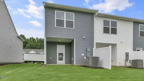 Exterior - 204 Holmes Corner Dr, Smithfield, NC 27577 photo 2 of 5