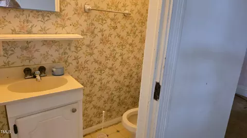Bath - 1015 Wait Ave, Wake Forest, NC 27587 photo 2 of 2