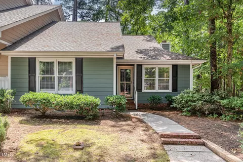 1520 Woodcroft Dr, Raleigh, NC 27609
