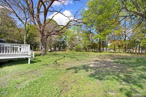 Exterior - 400 E Townsend St, Dunn, NC 28334 photo 6 of 7