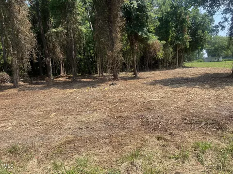 621 Partin Rd, Dunn, NC 28334 photo 2