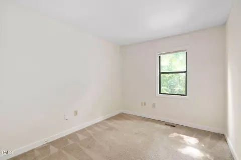 Bedroom - 15 Willow Bridge Dr, Durham, NC 27707 photo 4 of 7