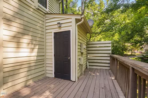 Exterior - 15 Willow Bridge Dr, Durham, NC 27707 photo 4 of 7