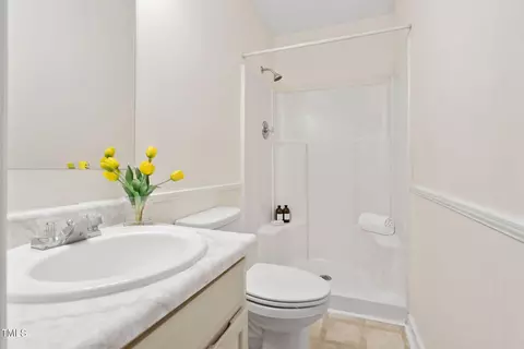 Bath - 15 Willow Bridge Dr, Durham, NC 27707 photo 3 of 3