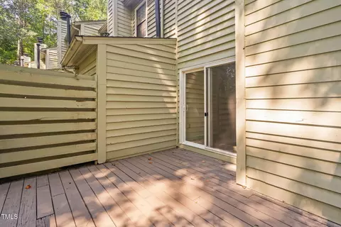Exterior - 15 Willow Bridge Dr, Durham, NC 27707 photo 3 of 7