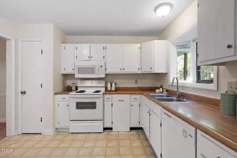 15 Willow Bridge Dr, Durham, NC 27707