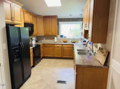 Kitchen - 100 Hillcrest Dr, Smithfield, NC 27577 photo 1 of 4