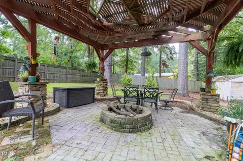 Exterior - 100 Hillcrest Dr, Smithfield, NC 27577 photo 5 of 5