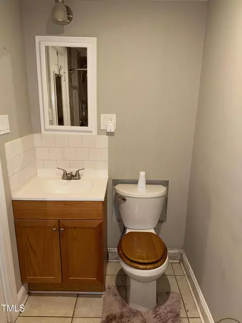 Bath - 100 Hillcrest Dr, Smithfield, NC 27577 photo 3 of 4