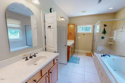 Bath - 4 Springtree Cir, Durham, NC 27712 photo 5 of 8