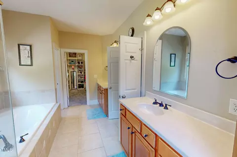 Bath - 4 Springtree Cir, Durham, NC 27712 photo 3 of 8