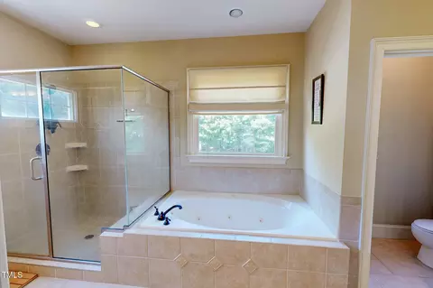 Bath - 4 Springtree Cir, Durham, NC 27712 photo 1 of 8
