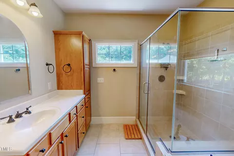 Bath - 4 Springtree Cir, Durham, NC 27712 photo 2 of 8