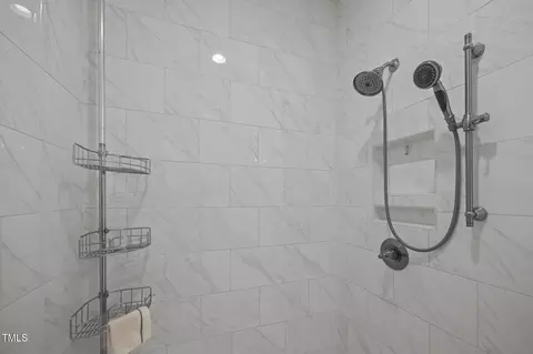 Bath - 1372 Prevenient Dr, Wake Forest, NC 27587 photo 2 of 4