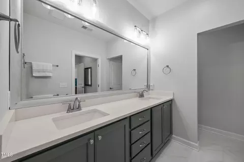 Bath - 1372 Prevenient Dr, Wake Forest, NC 27587 photo 3 of 4