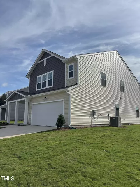 126 Gladstone Loop, Clayton, NC 27520 photo 2
