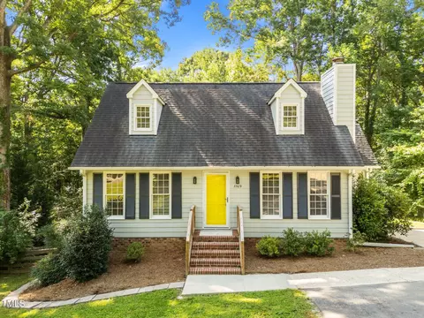 3309 Bearskin Ct, Raleigh, NC 27606