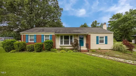 1008 Roxboro St, Haw River, NC 27258
