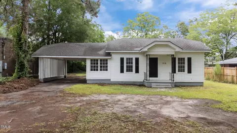 316 S Maple Ave, Kenly, NC 27542