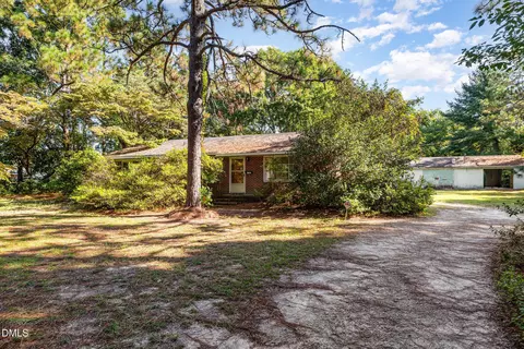 4402 Bluff St, Fayetteville, NC 28311