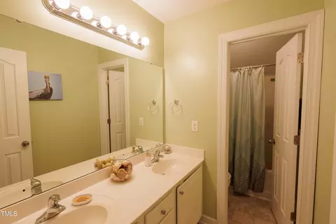 Bath - 320 Belve Dr, Garner, NC 27529 photo 4 of 4