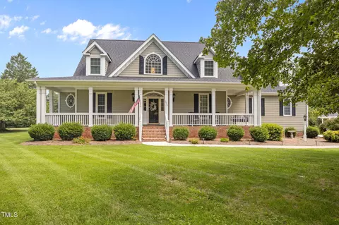 2424 Village Of Wakefield Dr, Zebulon, NC 27597