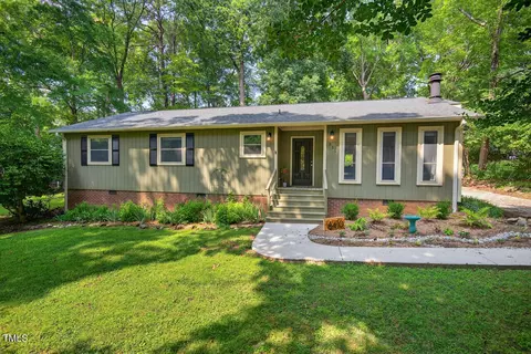 810 Royal Oaks Dr, Durham, NC 27712