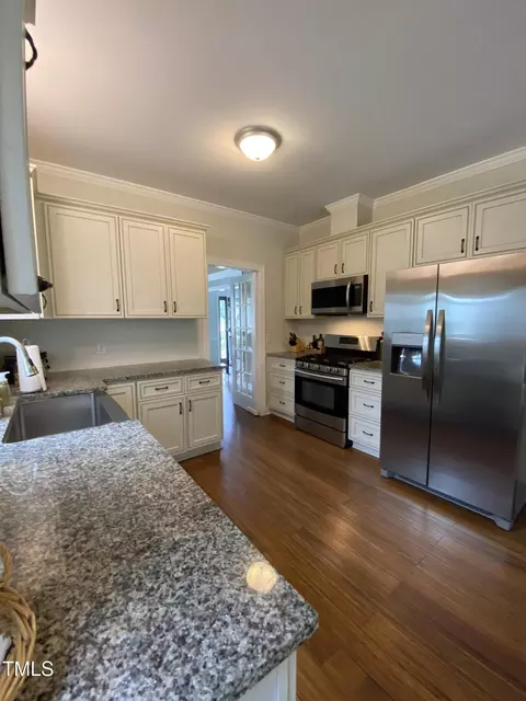 Kitchen - 2006 Gottwald Ct, Garner, NC 27529 photo 2 of 2