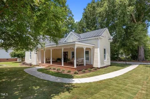 103 N Mckay Ave, Dunn, NC 28334