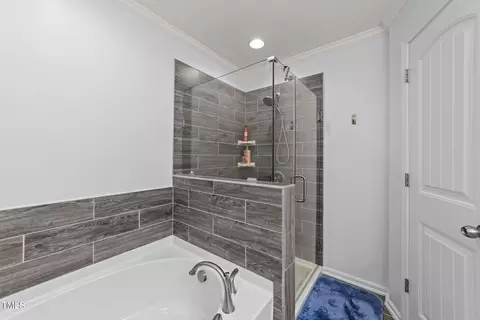 Bath - 3801 Windsnap Dr, Wake Forest, NC 27587 photo 4 of 5